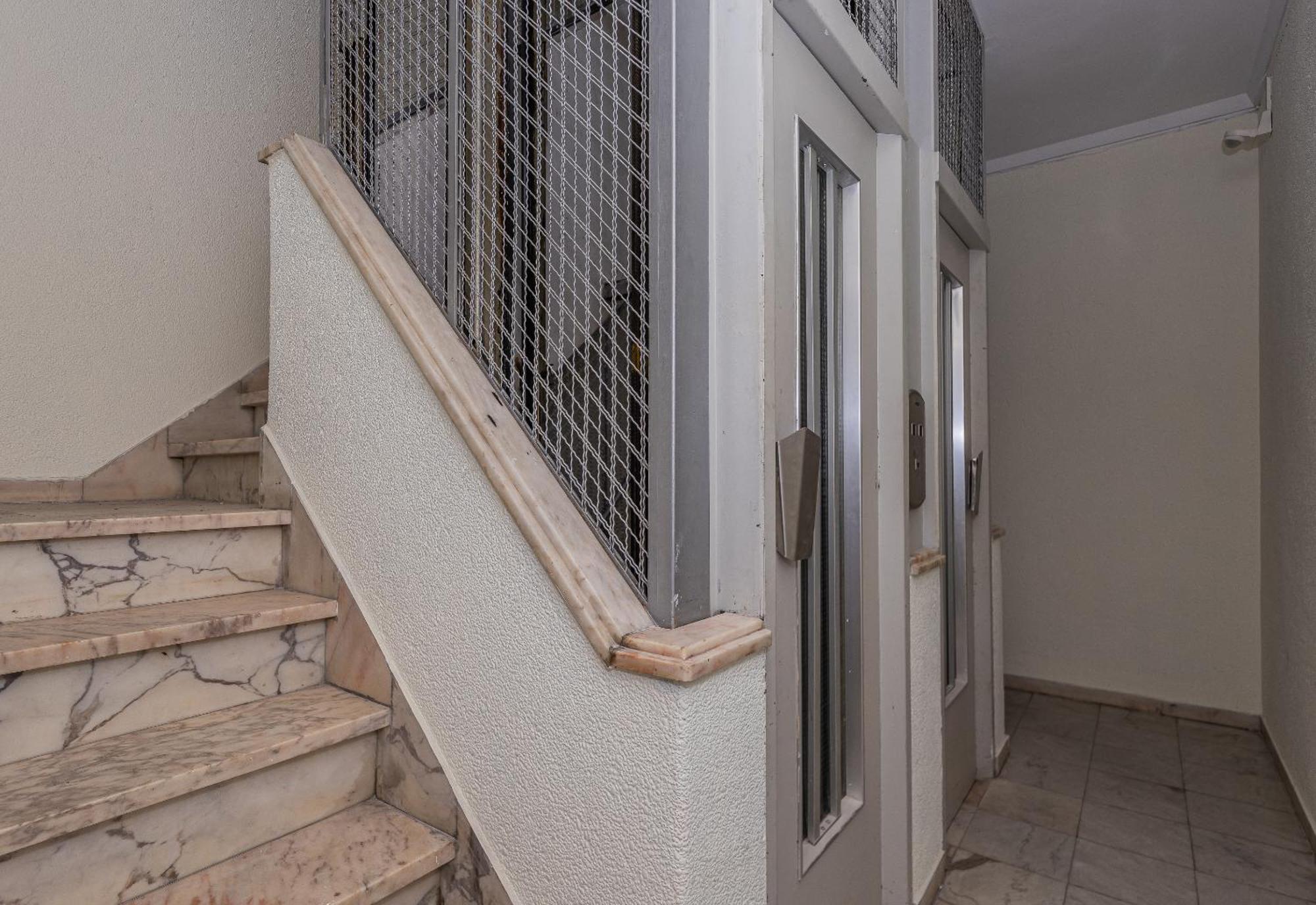 T2 Furnished In Central Lisbon, Portugal Apartment *