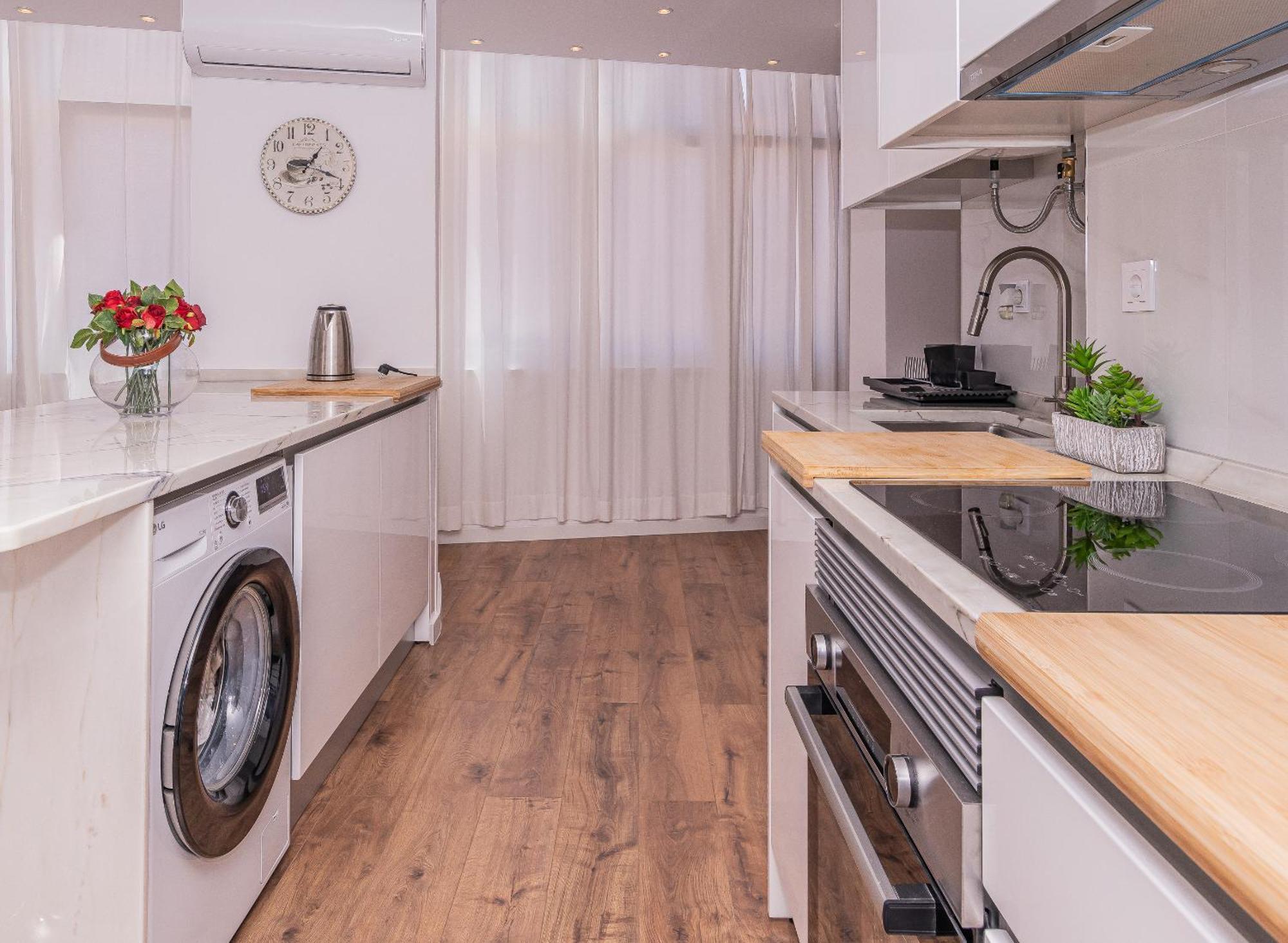 T2 Furnished In Central Lisbon, Portugal *